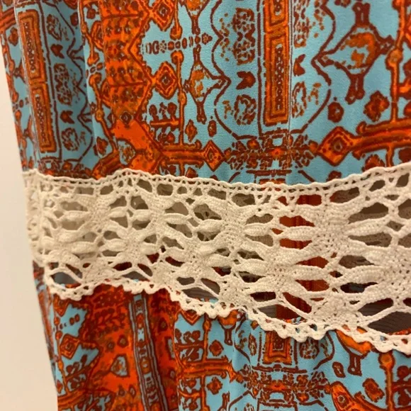 Red and blue flattering dress with lace! - Picture 6 of 7